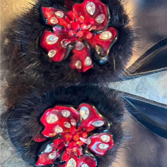 Casadei Suede Platform Peeps with fur and enameled flower - Picture 5 of 9